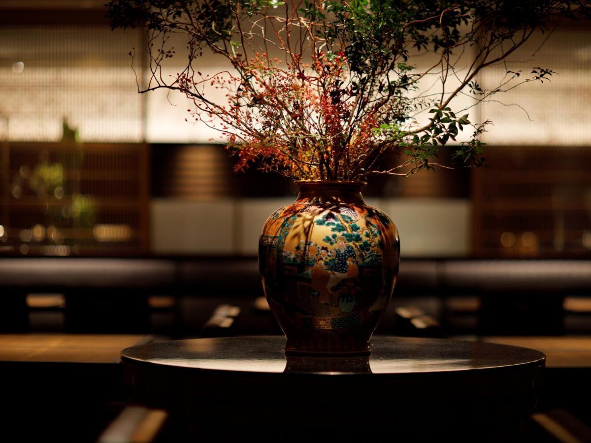 The Hotel Sanraku Kanazawa 21Th December 2022 Open Exteriér fotografie A vase