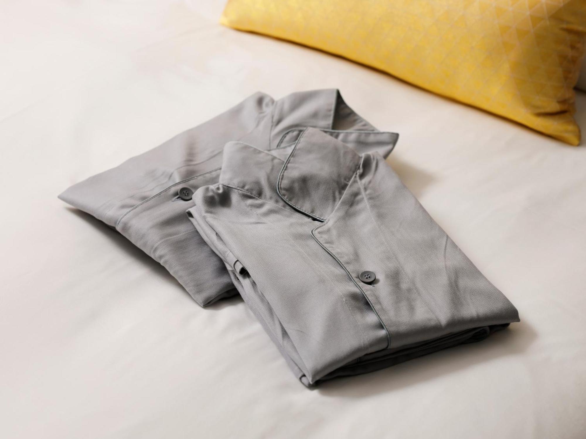 The Hotel Sanraku Kanazawa 21Th December 2022 Open Pokoj fotografie A folded shirt